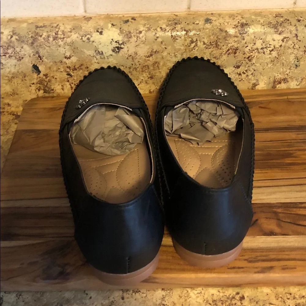 Black Womens Slip-On Moccasin Loafers - Picture 4 of 4